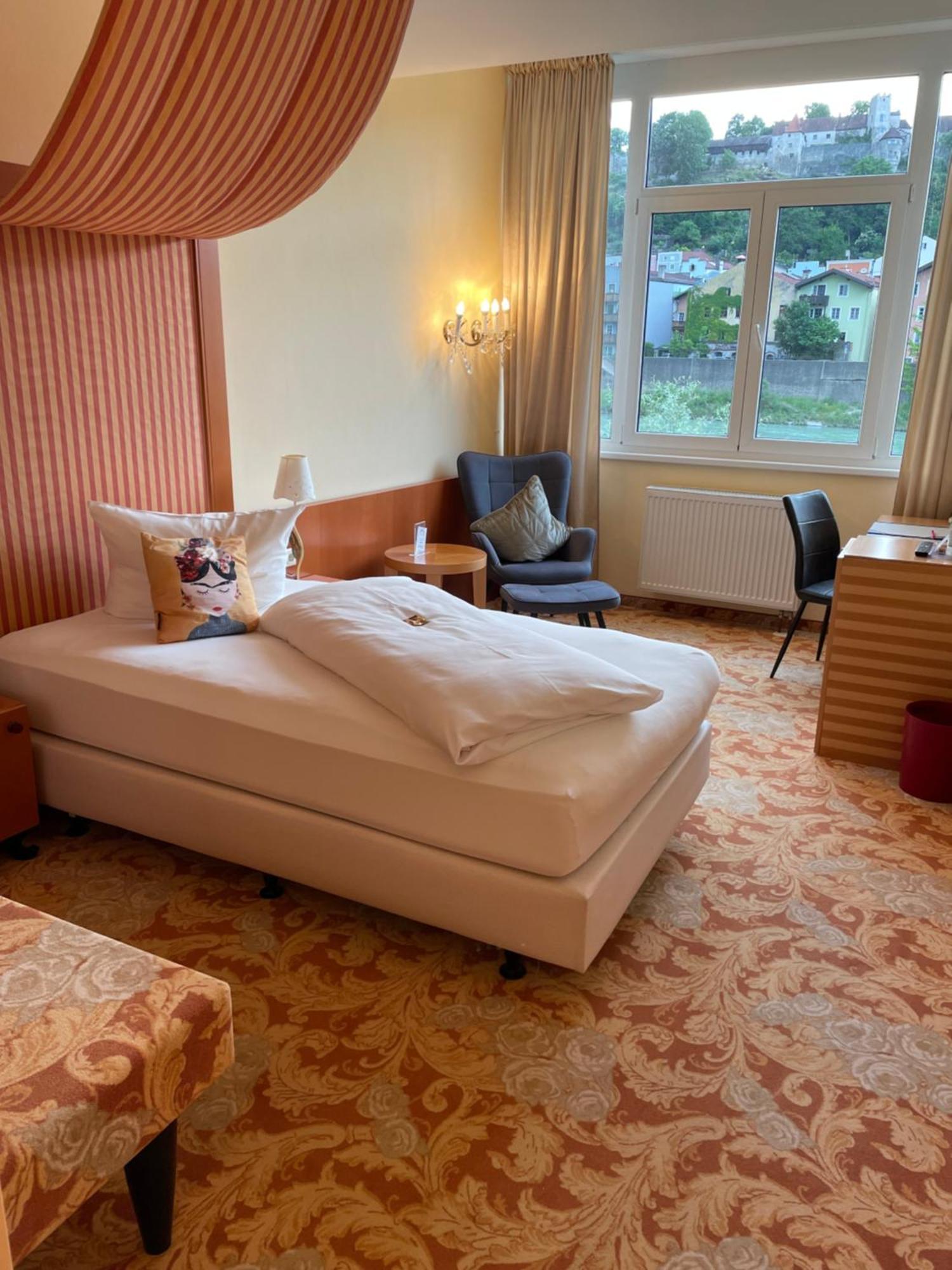 Hotel Burgblick Hochburg-Ach Екстериор снимка