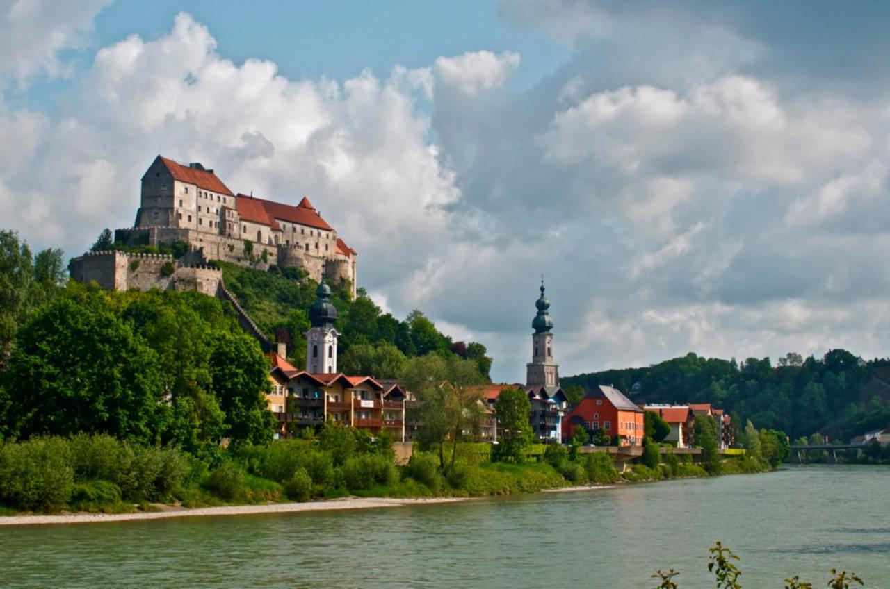 Hotel Burgblick Hochburg-Ach Екстериор снимка