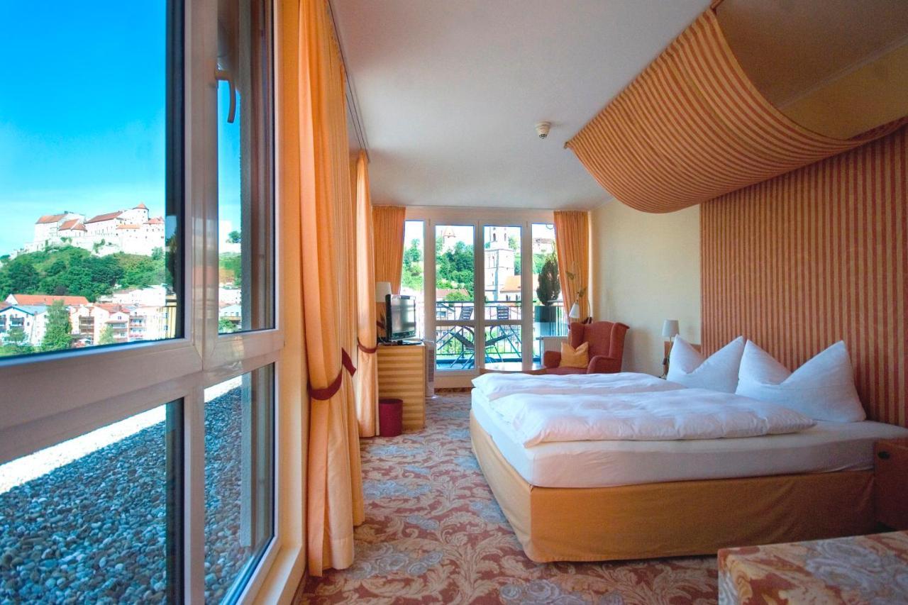 Hotel Burgblick Hochburg-Ach Екстериор снимка